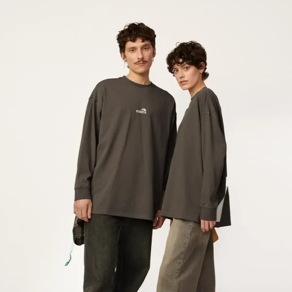 Longsleeve bawełniany Statement brązowy oversize