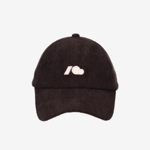 Czapka z daszkiem Kubota Sztruks brązowa. Przejdź do kategorii czapki unisex, aby odkryć wszystkie modele.