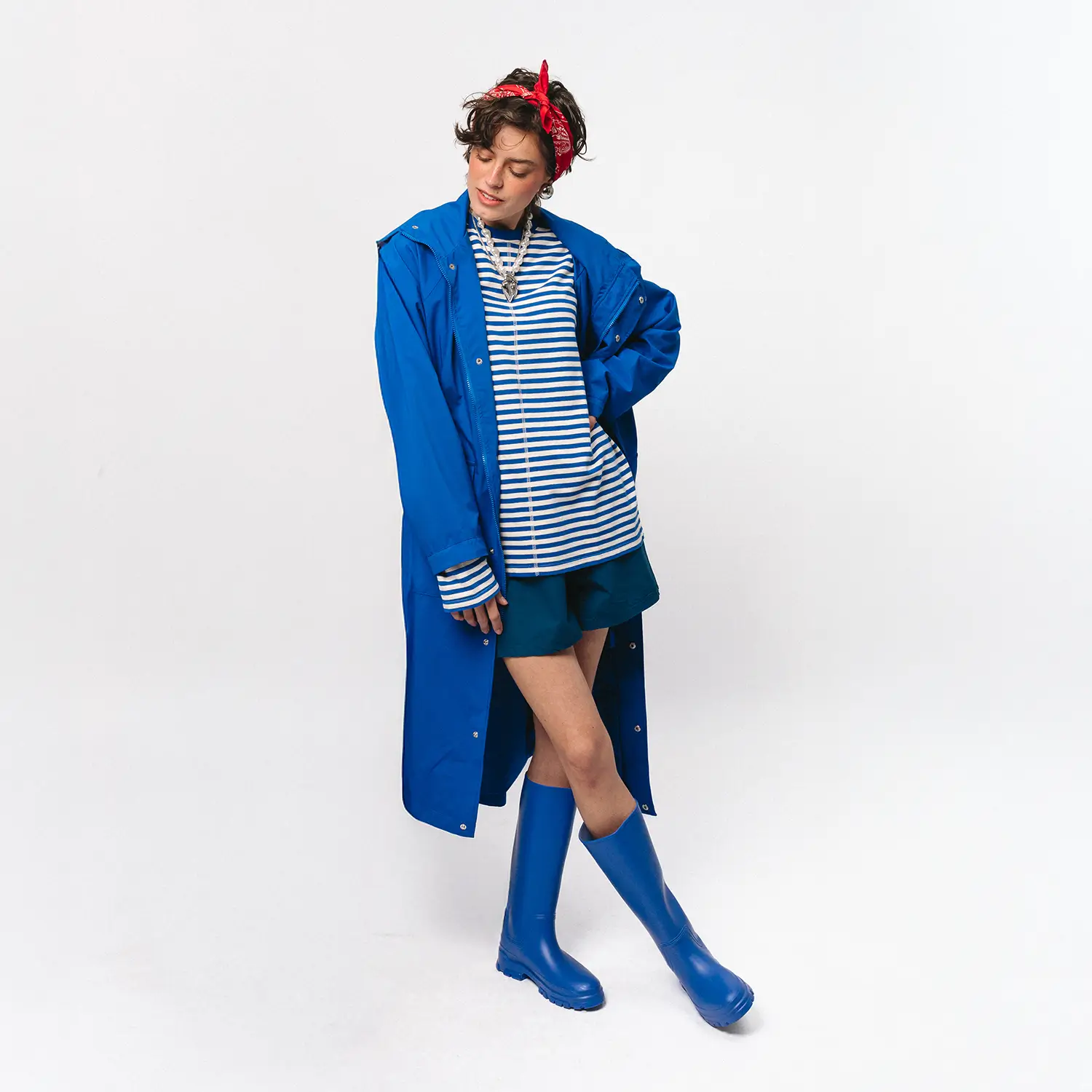 Parka przeciwdeszczowa oversize Comfort Zone kobaltowa unisex
